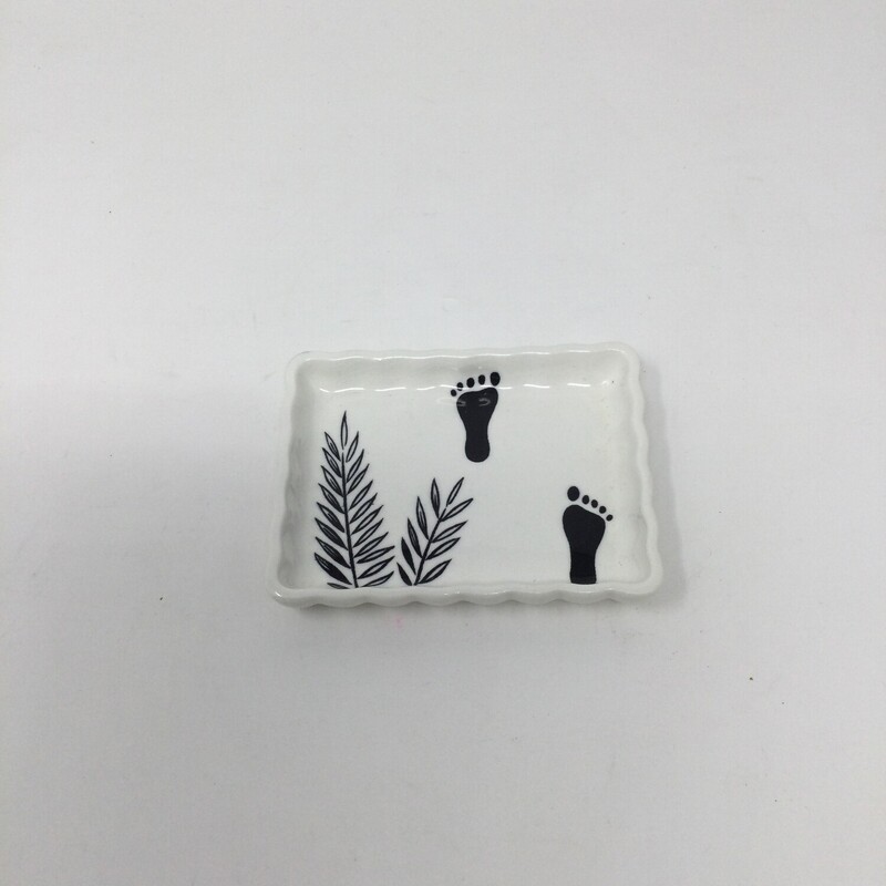 Foot & Leaf Motif Pin Dish,
White/Black,
Size: 3.5 X 3.25 In