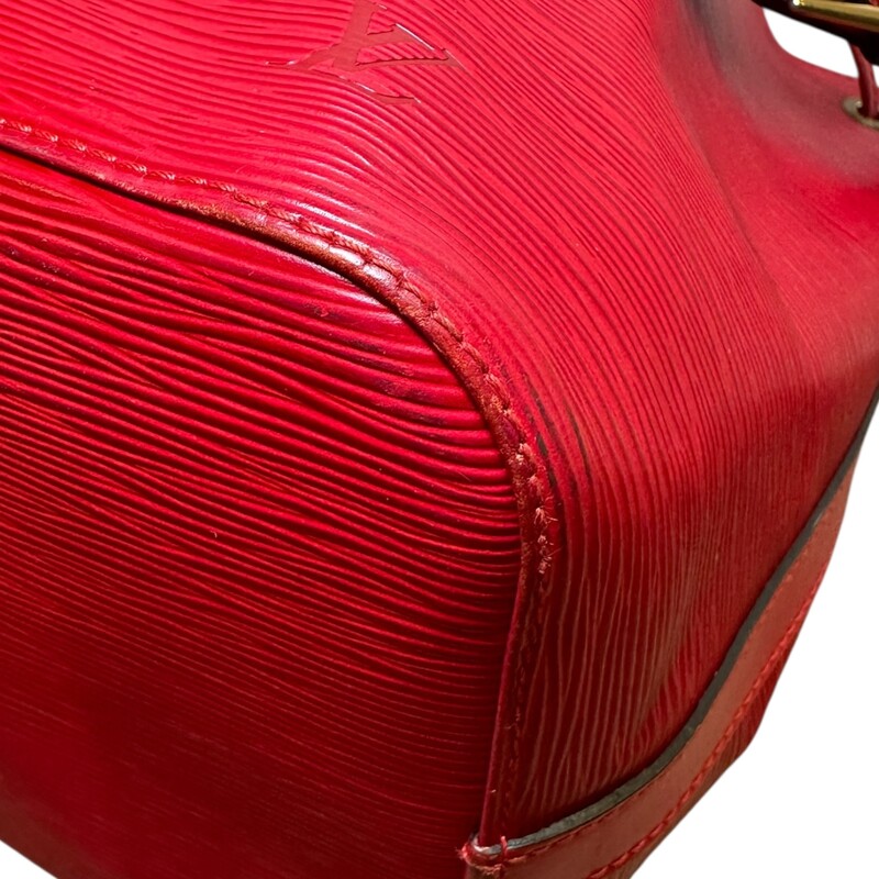 Louis Vuitton  Petite Noe Bucket Bag<br />
<br />
Date Code:AR0929<br />
<br />
Dimensions: 10.5 L x 10 H inche<br />
<br />
In very good condition. Some surface scratches and some wear of the interior wear.<br />
<br />
Does not come with original dust bag or box.