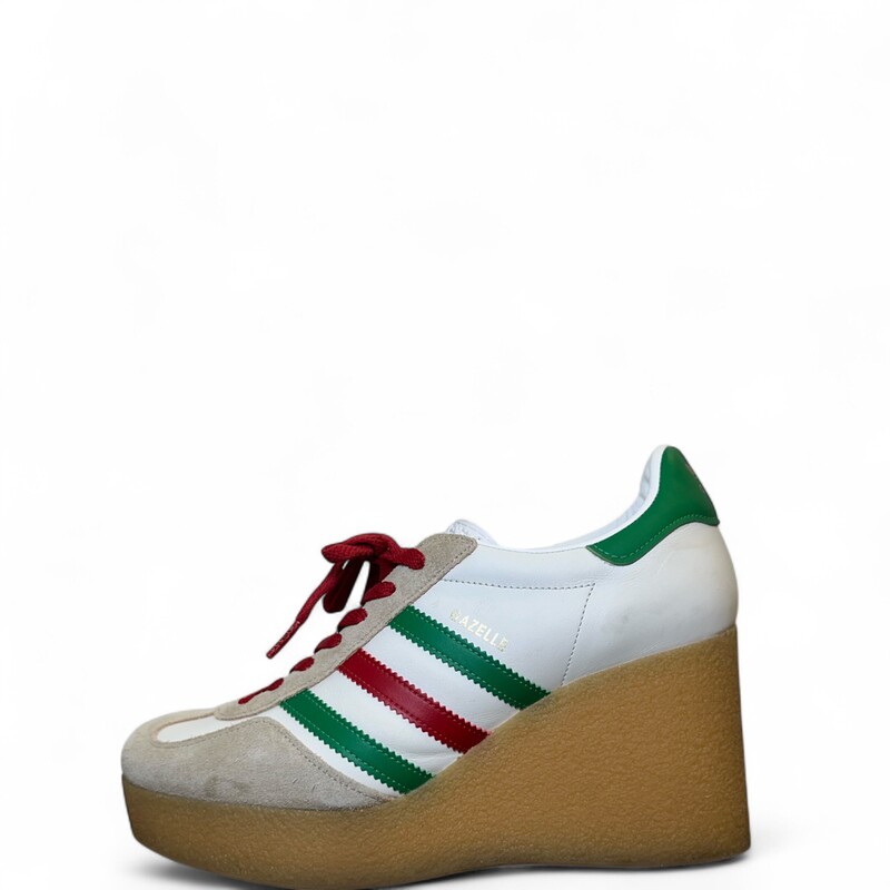 Gucci X Adidas Wedge Sneakers

Size 41

in good condition. Some scuffs throughout the leather and some wear on soles .

Deos not come with oriignal dust bag or box.