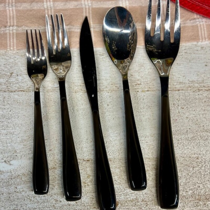 5 Bugatti Essenza Miscellaneous Set
Black, Size: 7-10

Glamour 5 Piece Set made of the highest quality of Stainless steel 18/10 with coloured handle in SAN material. This set of flatware looks very chic, modern and delicate and is available in many colours which you can mix and match so that your table can be colorful and funky.
Retail $89+