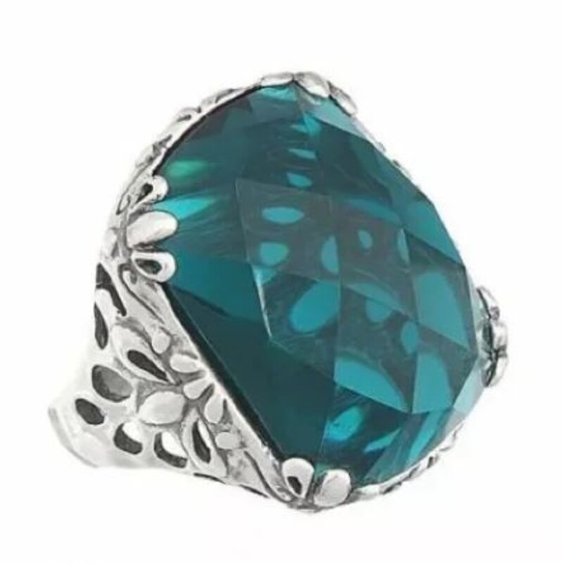 925 Silpada Caspian Sea Ring
Green Silver Size: 8.5