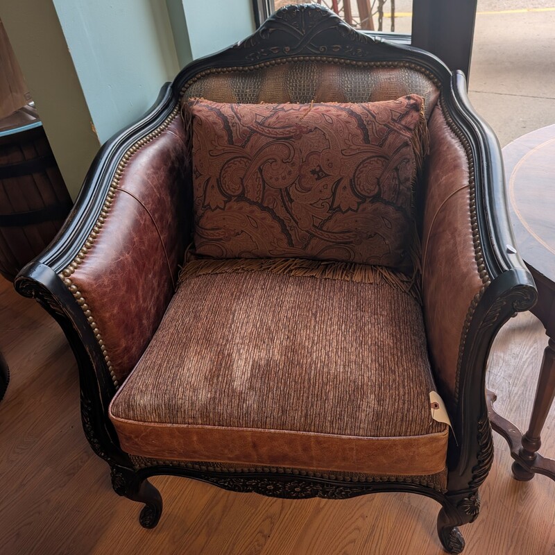 Paladin Leather, Fabric and Wood, Ornate, Designer
Comfy
33 x 36 x 40h
