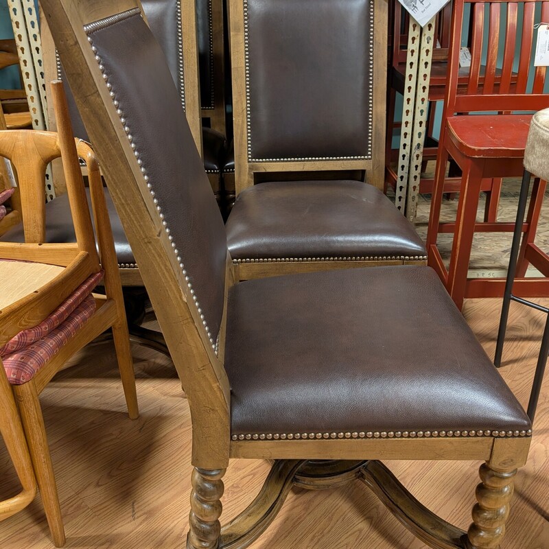 Lorts Leather Dining, Studs, Set Of 7
22w x 22d x 44.5h
Seat 19w 18.5d x 19