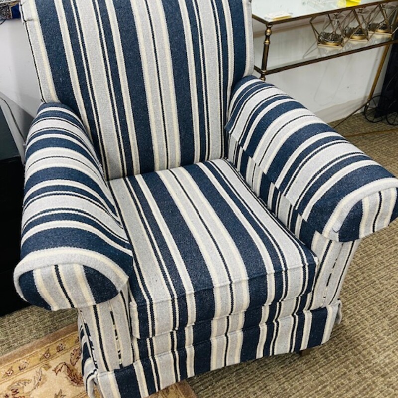 Ethan Allen Avery Striped Living Chair
Blue White Gray Size: 33 x 34 x 37H
