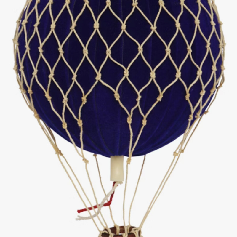 TravelsLightHotAirBalloon
