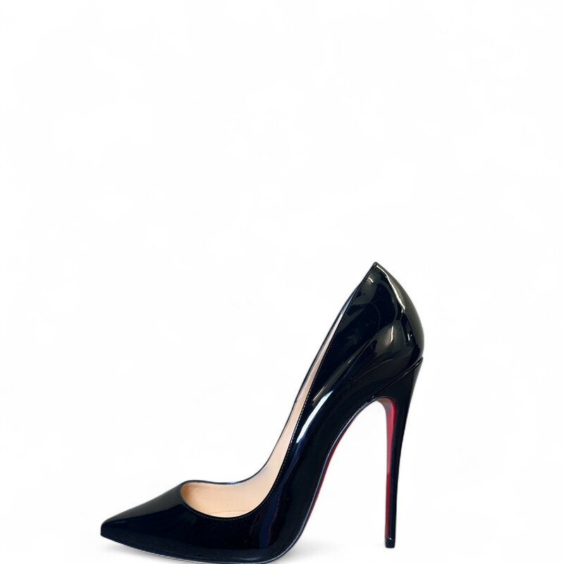 Louboutin So Kate 120

Size: 38.5

In excellent condition. Light scuffs to the bottom.

Comes with the original dust bag and box.