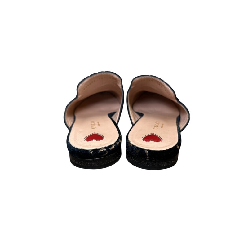 Gucci Princetown Velvet Navy

Size: 38.5

Code: 475094

In very good condition. Light wear to the bottom soles.

Comes with the original dust bag. No box.
