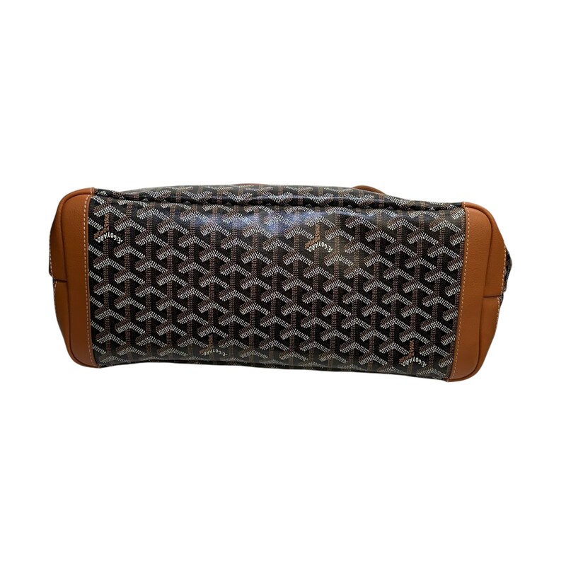 Goyard Goyardine Artois MM Black Gold

Code: LME 020216

Dimensions:
Base length: 14.5 in
Height: 11.75 in
Width: 6.5 in
Drop: 9.75 in

In very good condition. Light corner scuffs.

Does not come with the original dust bag or box.