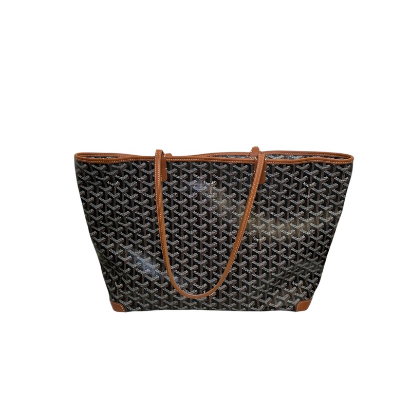 Goyard Goyardine Artois MM Black Gold

Code: LME 020216

Dimensions:
Base length: 14.5 in
Height: 11.75 in
Width: 6.5 in
Drop: 9.75 in

In very good condition. Light corner scuffs.

Does not come with the original dust bag or box.