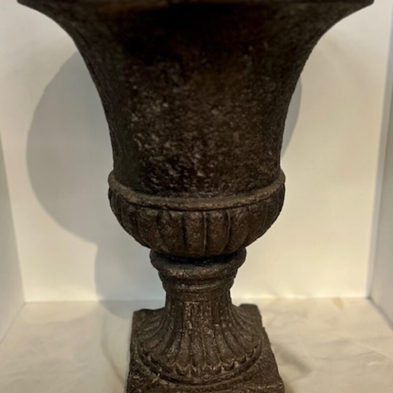 Stone Look Urn Pot
