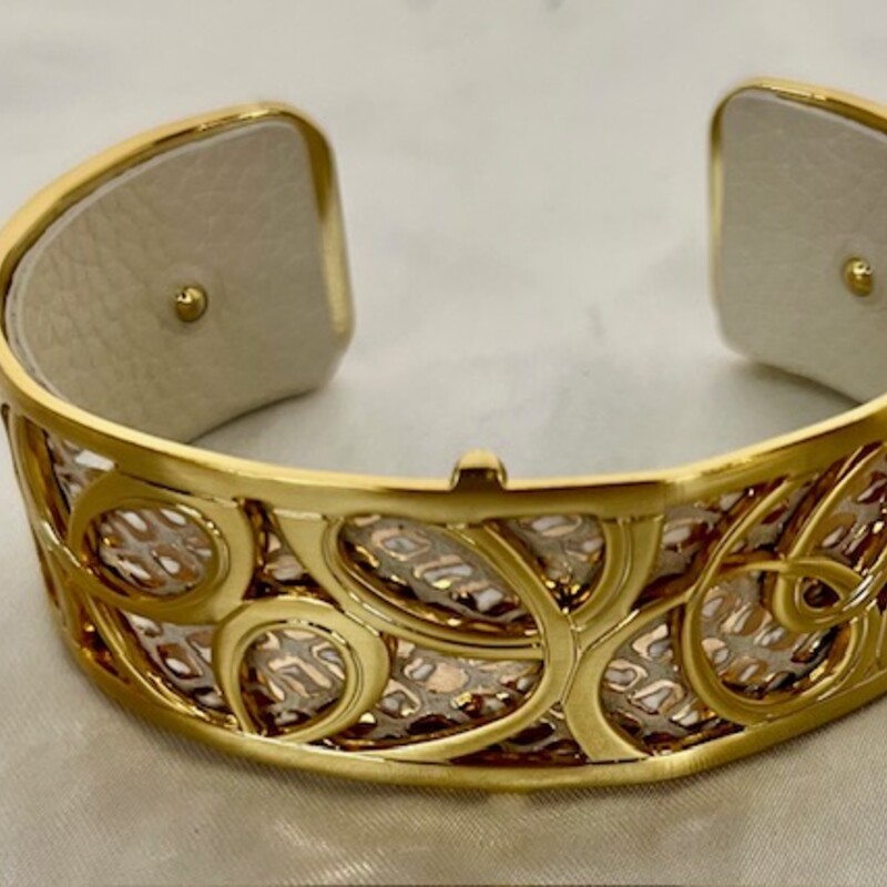 Brighton Christo Vienna Cuff Bracelet
*Comes with removable patterned strap*
 Gold, Size: 3 Diameter