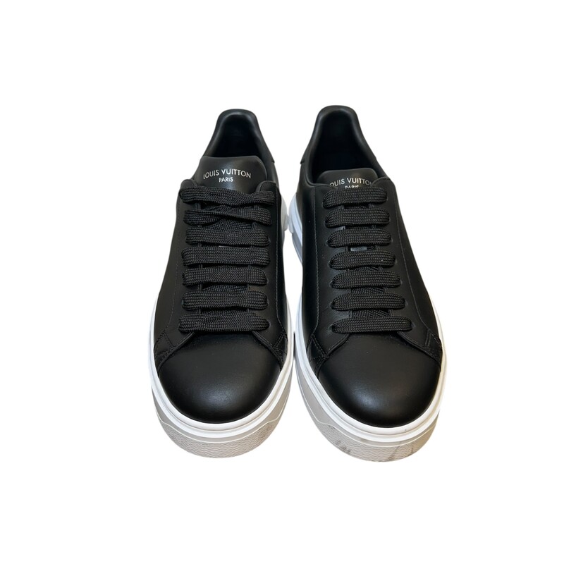 Louis Vuitton Timeout, Black, Sneakers<br />
<br />
Size: 38<br />
<br />
NV0243<br />
<br />
In excellent condition.<br />
<br />
Does not come with original dust bag or box.