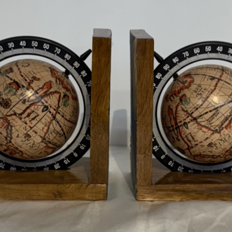 S2 Globes On Wood