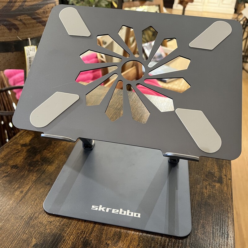 Laptop Stand Skrebba