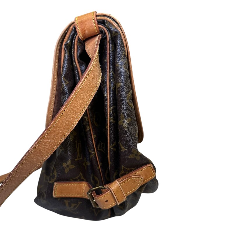 Louis Vuittom Saumur 35<br />
<br />
Dimensions:13 W x 11H x 3.5 D inches<br />
<br />
In good condition. Some missing leather pieces.  Faint scratches on the hardware.<br />
<br />
Does not come with the original dust bag or box.