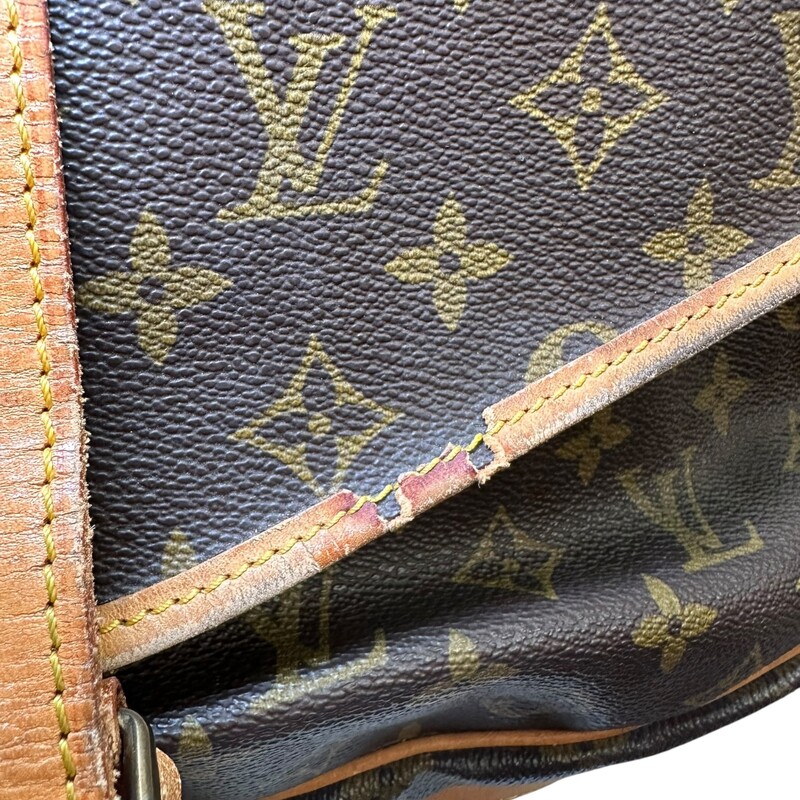 Louis Vuittom Saumur 35<br />
<br />
Dimensions:13 W x 11H x 3.5 D inches<br />
<br />
In good condition. Some missing leather pieces.  Faint scratches on the hardware.<br />
<br />
Does not come with the original dust bag or box.
