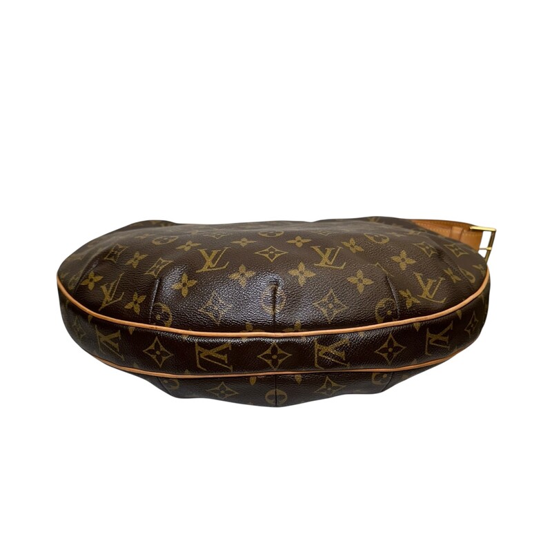 Louis Vuitton Croissant Monogram Hobo Bag

Date Code: VI0053

Dimensions:13 W x 11H x 3.5 D inches

In excellent condition. Faint scratches on the hardware.

Does nor come with the original dust bag or box.