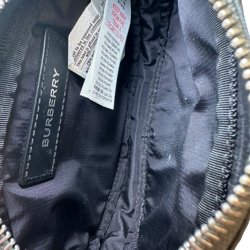 Burberry Cannon Bumbag Fanny pack.

Dimensions: 7 L x 5 inches

In very good condition. Some hardware scratches.

Comes with the original dust bag. No box