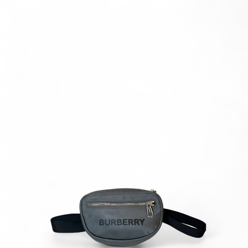 Burberry Cannon Bumbag Fanny pack.

Dimensions: 7 L x 5 inches

In very good condition. Some hardware scratches.

Comes with the original dust bag. No box