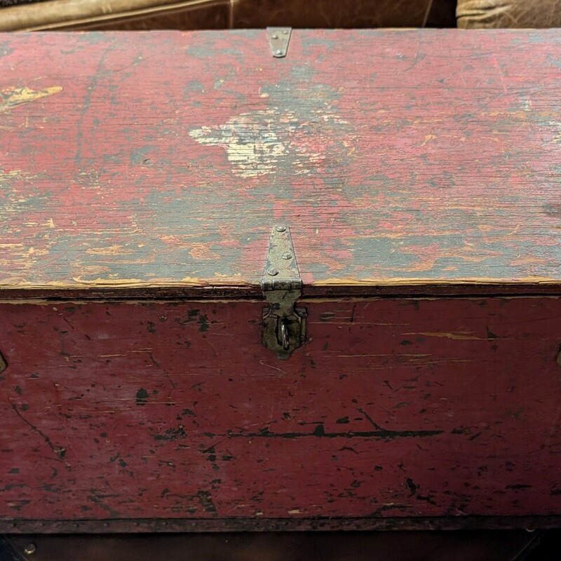 Vintage Western Tack Box, Cute! Decals<br />
32 x 16 x 13h