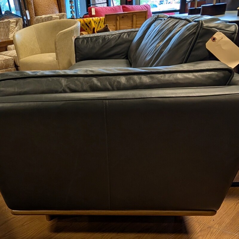 West Elm Zander Leather, Gray, WoodTrim
90 x 36 x 31h