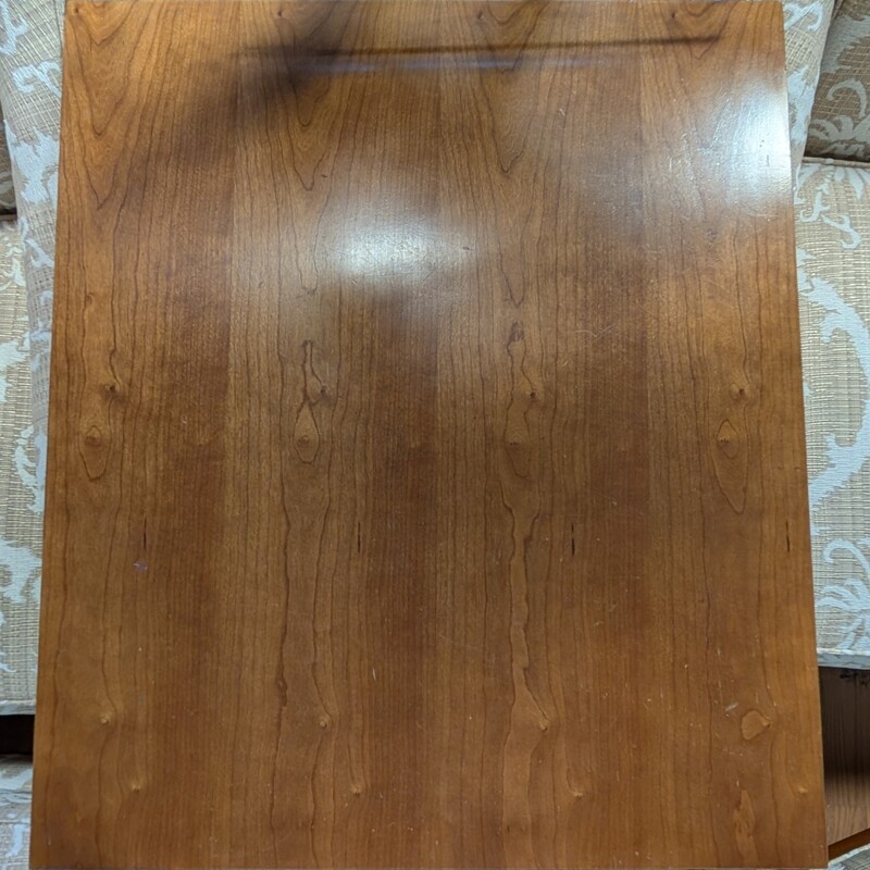 Lane Vintge Side Table, Shelf, Drawer<br />
24 x 28 x 24.5h