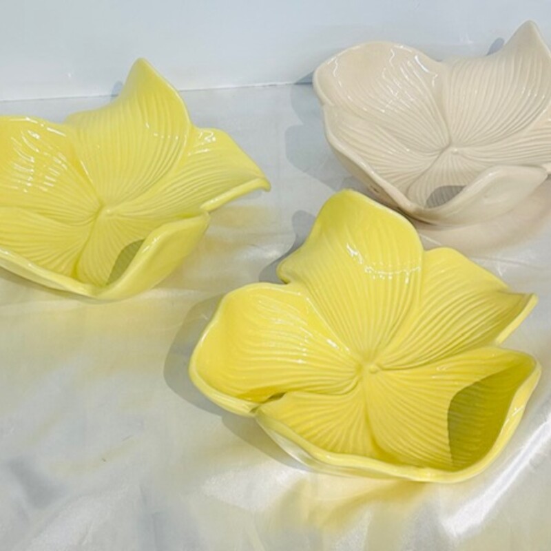 Arhaus Ceramic Flower Bowl
Light Yellow
Size: 8 x 7 x 3H