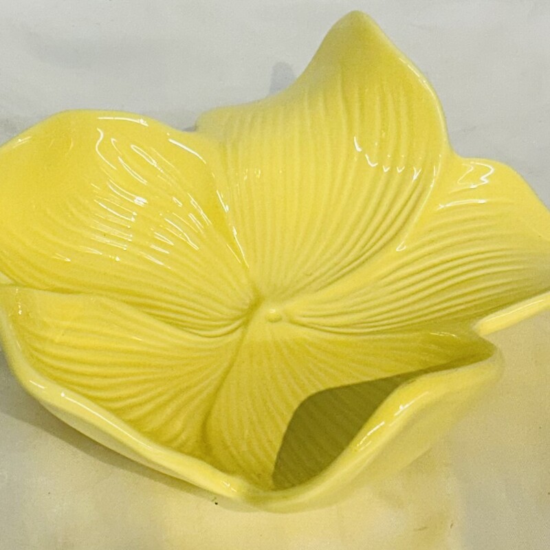 Arhaus Ceramic Flower Bwl