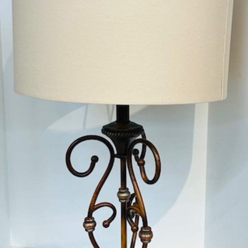 Metal Roped Scroll Lamp