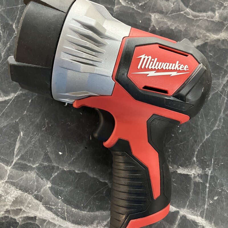 True View Spotlight, Milwaukee, Size: M12

12-Volt Lithium-Ion Cordless 750-Lumen TRUEVIEW LED Handheld Spotlight (Tool-Only)