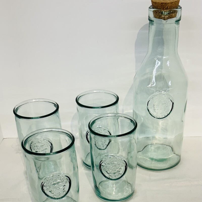 San Miguel 4 Glasses With Decanter
 Clear and Green
Size: Decanter/ 4x12H
Glasses/ 3x5H
