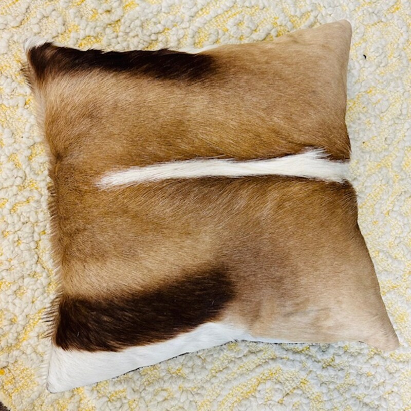 Cowhide & Leather Pillow
Brown Cream with Brown Leather Backing
Zip Goosedown Insert
Size: 17x17
Very Soft
