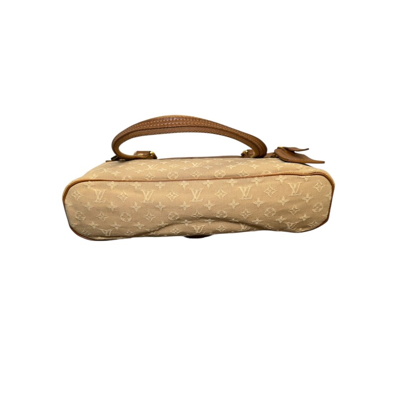 Louis Vuitton Lucille Mini Lin PM Beige<br />
<br />
Code: SR1014<br />
<br />
Dimensions:<br />
Length: 11.25 in<br />
Width: 3.25 in<br />
Height: 7.5 in<br />
Drop: 8 in<br />
<br />
In very good condition. Light creasing to the bag.<br />
<br />
Does not come with the original dust bag or box.