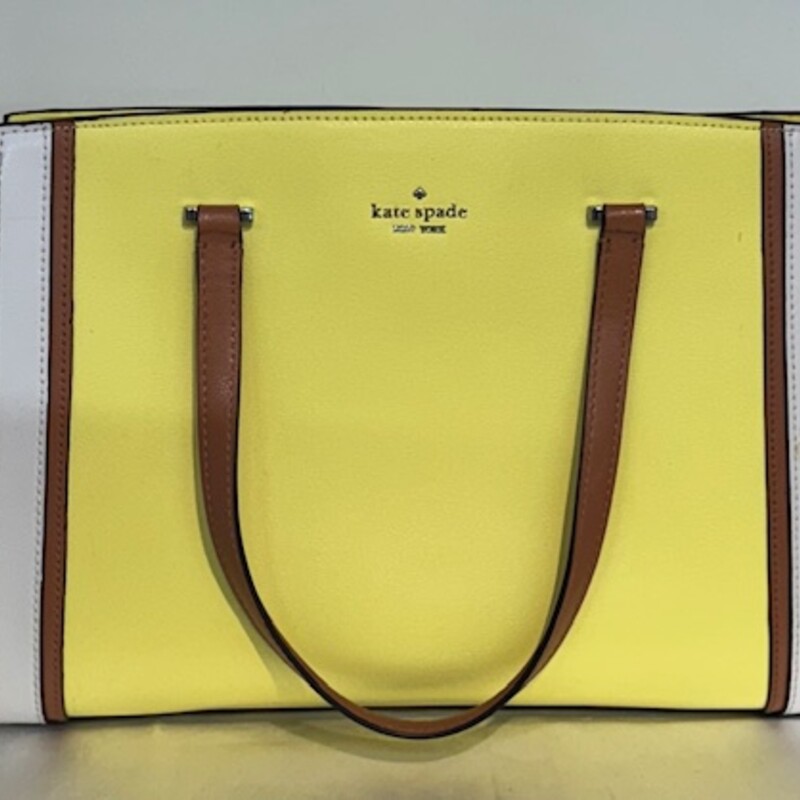Kate Spade Patterson Drive Satchel
As is - stains on back side
Yellow White Brown
Size: 17x10H