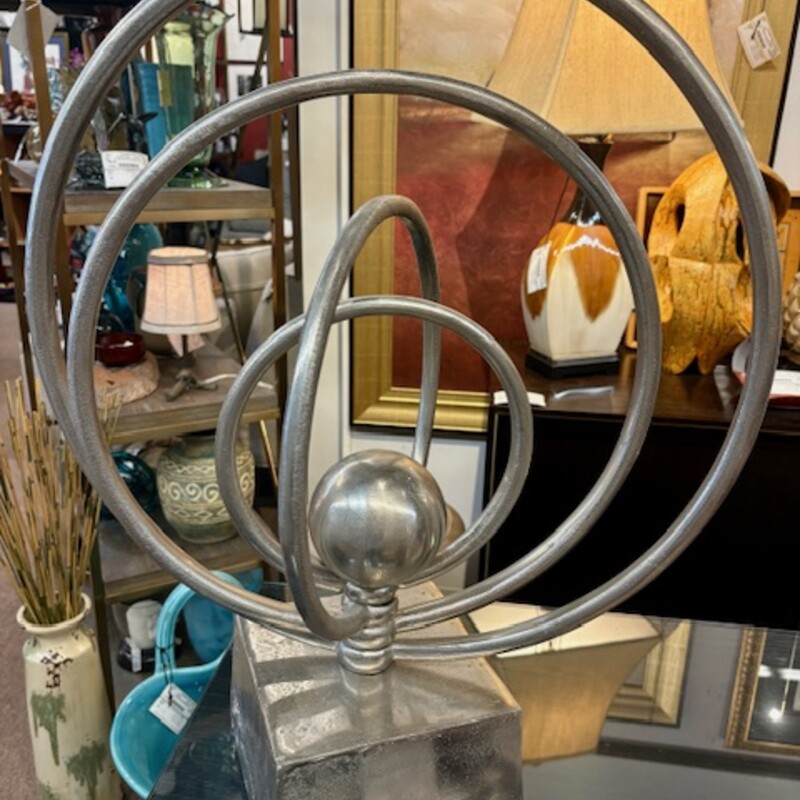 ZGallerie Galaxy Sphere
Silver Aluminum/Nickel
Size: 20x24H
Retail $150+