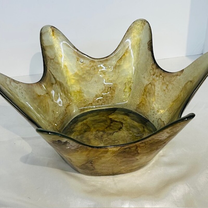 Glass Pointy Rim
Brown Gold
Size: 13x5.5H