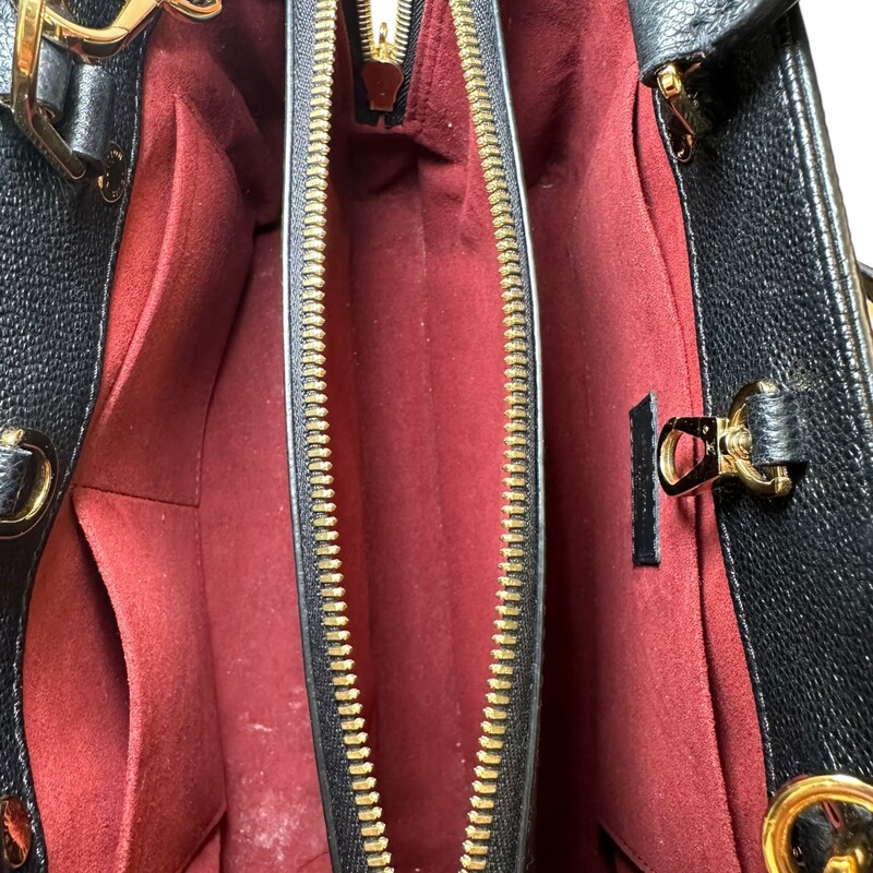 Louis Vuitton Montaigne BiColor BB<br />
<br />
Date Code: chipped<br />
<br />
Dimensions:<br />
9.5W x 8H x 2D<br />
<br />
In very good condition. Light wear to the interior.<br />
<br />
Comes with the original dust bag. No box.