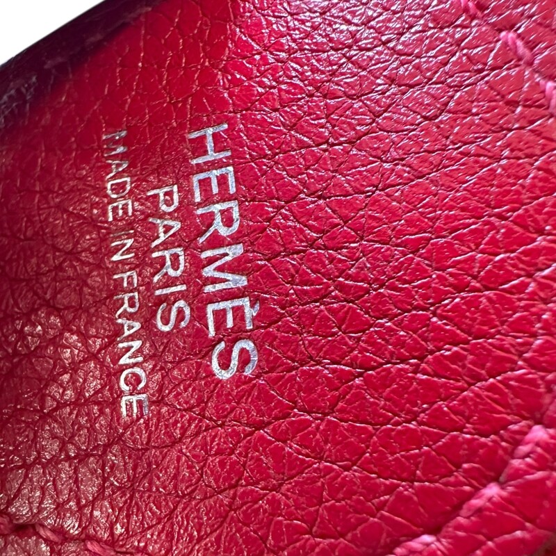 Hermes Evelyne Clemence Generation III Crossbody<br />
<br />
Date Code:T(2015)<br />
<br />
Dimensions:12.5W x 12H x 4D inches<br />
<br />
In good condition. Coner wear and some black marks on the back leather. Some warping of leather buckle.<br />
<br />
Comes with the original dust bag and box.