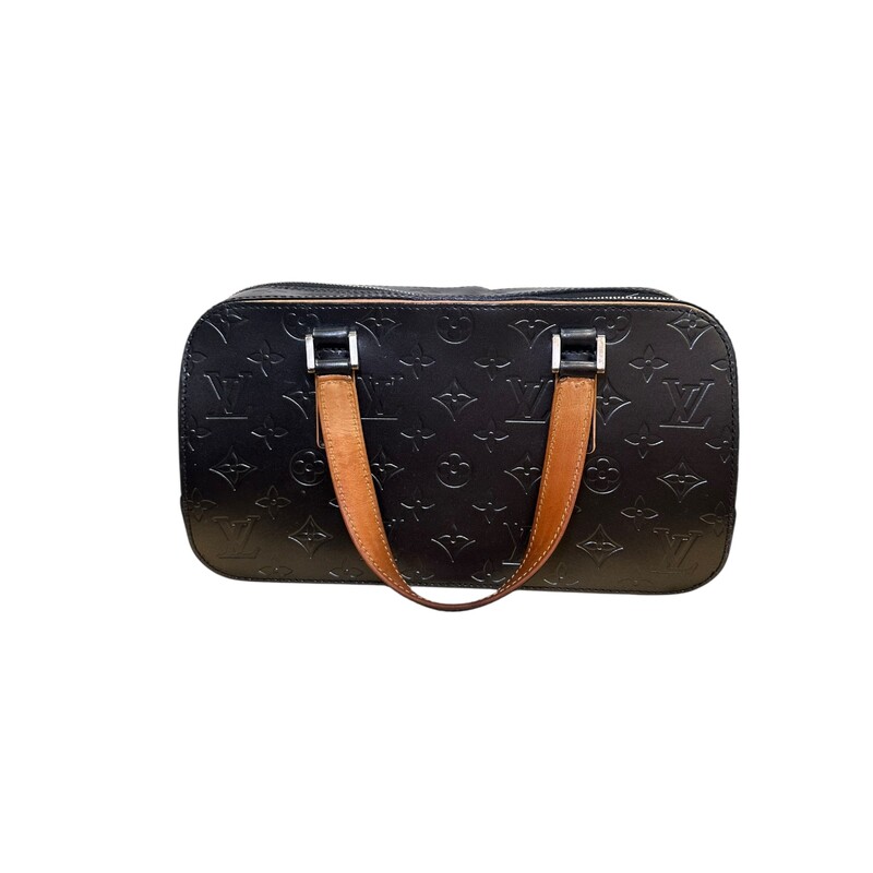 Louis Vuitton Malden Mat Shelton Silver<br />
<br />
Date Code: TH0014<br />
<br />
Dimensions:<br />
Length: 11.00 in<br />
Width: 4.00 in<br />
Height: 6.00 in<br />
Drop: 5.00 in<br />
<br />
In very good condition. Light scuffing throughout the bag.<br />
<br />
Comes with the original dust bag. No box.