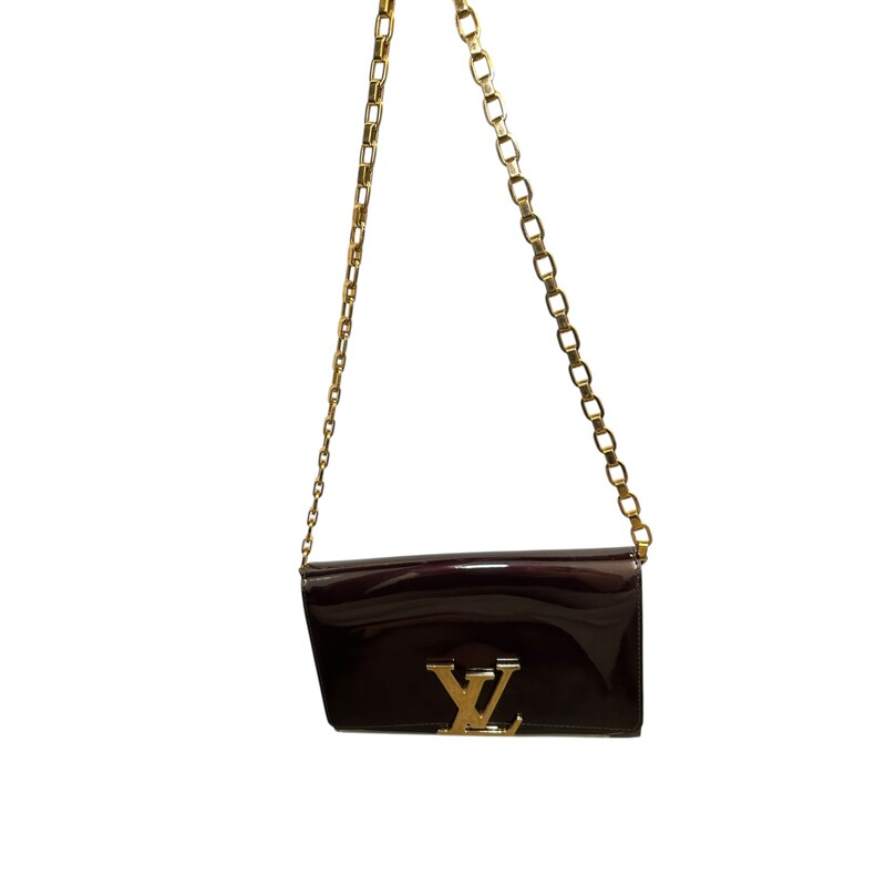 Louis Vuitton Louise Clutch Amarante GM<br />
<br />
Date Code Faded<br />
<br />
In very good condtion. Some scratching inside.<br />
<br />
Does not come with original dustbag or box.