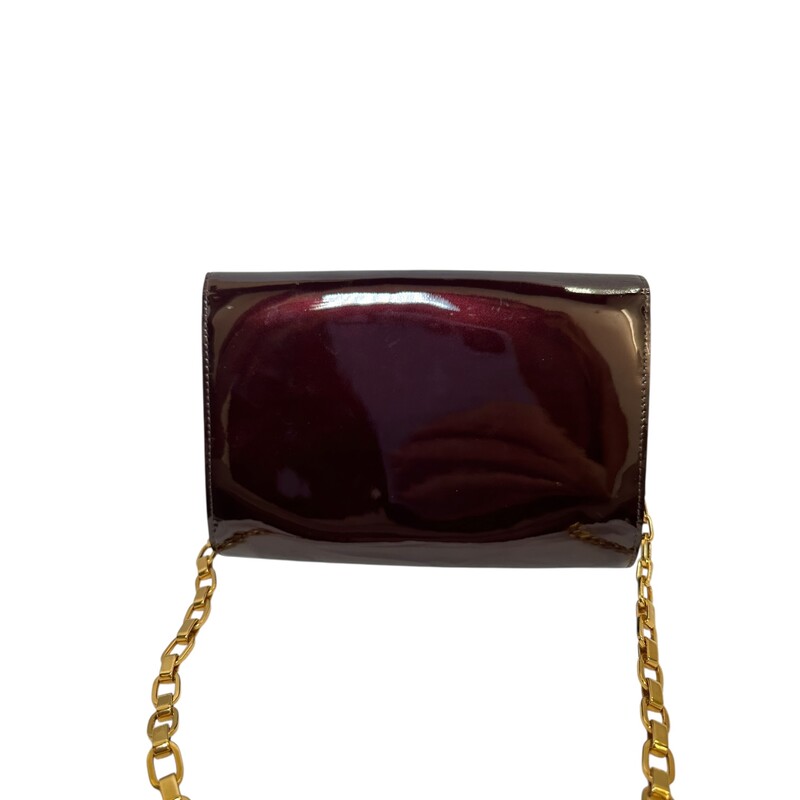 Louis Vuitton Louise Clutch Amarante GM

Date Code Faded

In very good condtion. Some scratching inside.

Does not come with original dustbag or box.