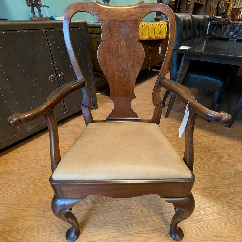 Antique Queen Anne 1800s, Walnut Armchair
27 x 17d x 38h