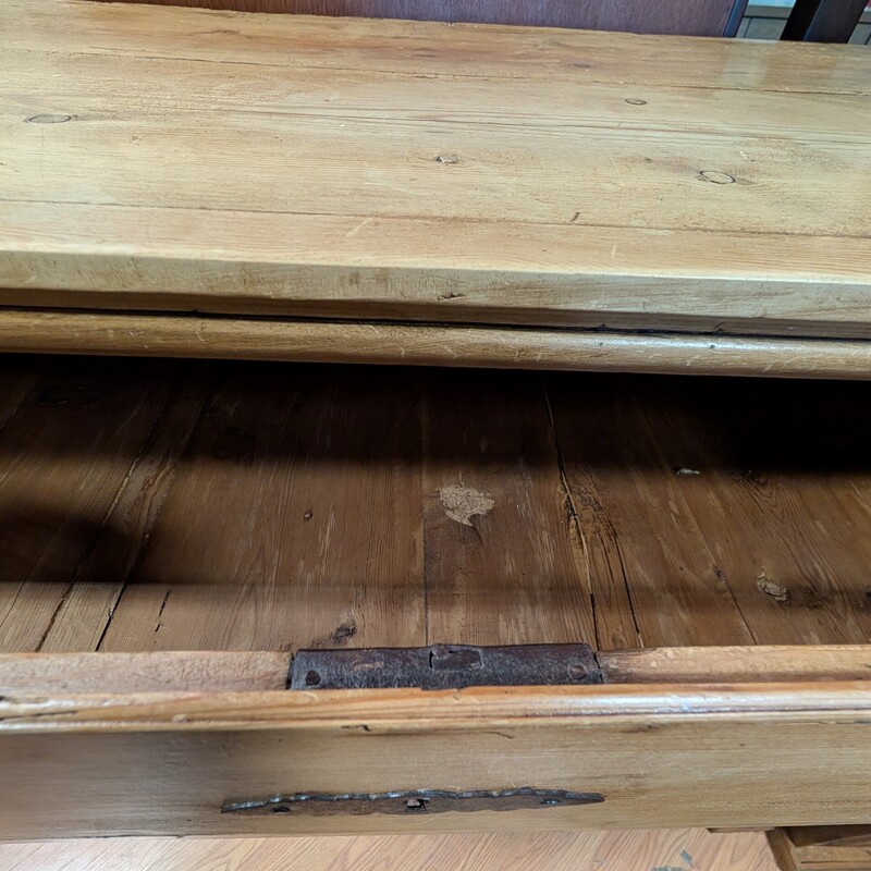 Antique English 4 Drawers, Pine, 1890s
51 x 22 x 34h
