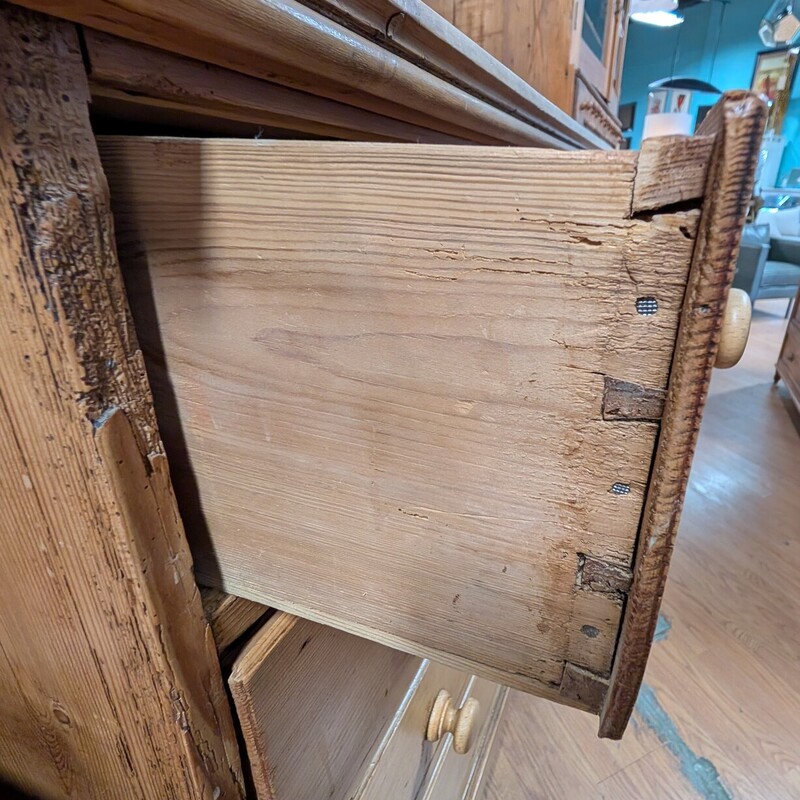 Antique English 4 Drawers, Pine, 1890s
51 x 22 x 34h