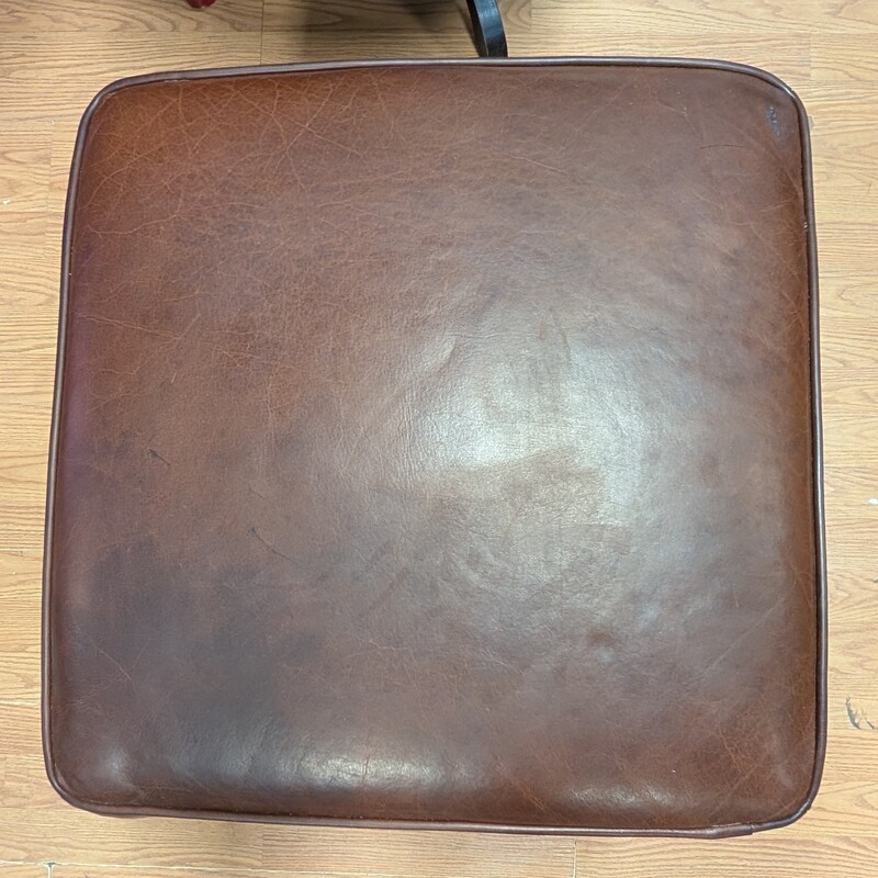 Leather Cube W/Storage, Brown<br />
22 square x 20h