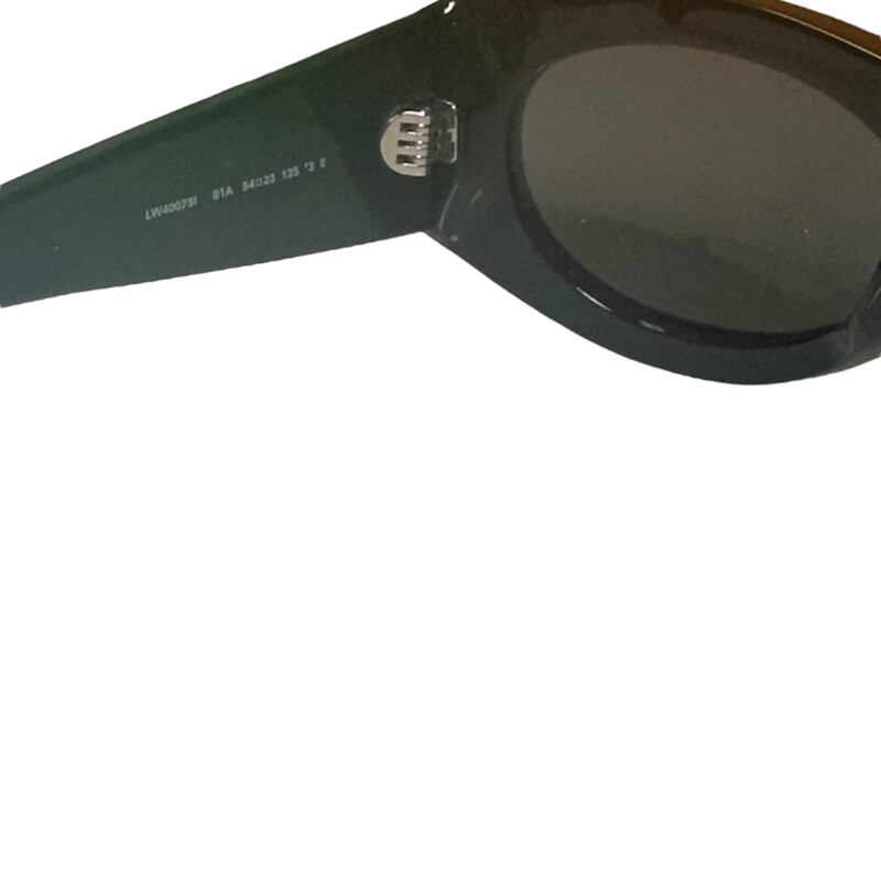 Loewe Black Oval Black LW40075I<br />
<br />
Light scratching to the frames.<br />
<br />
Comes with the original case.