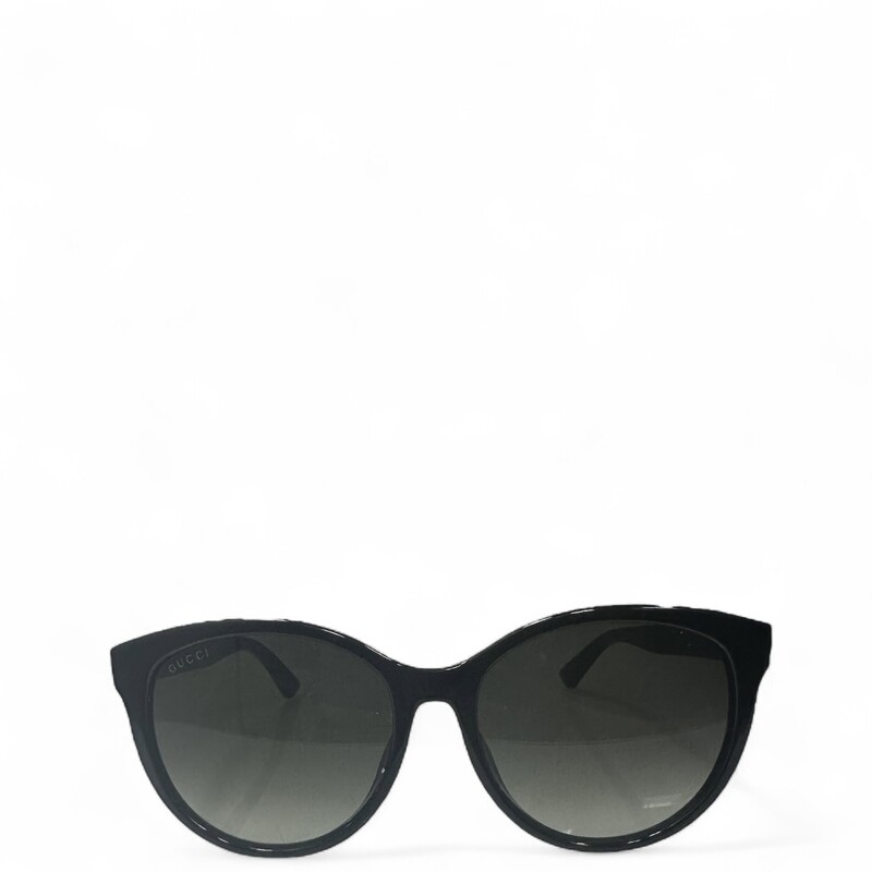 Gucci Round Cat Eye GG0035S

Light scratching to lens and frames.

Comes with the original dust bag and case.