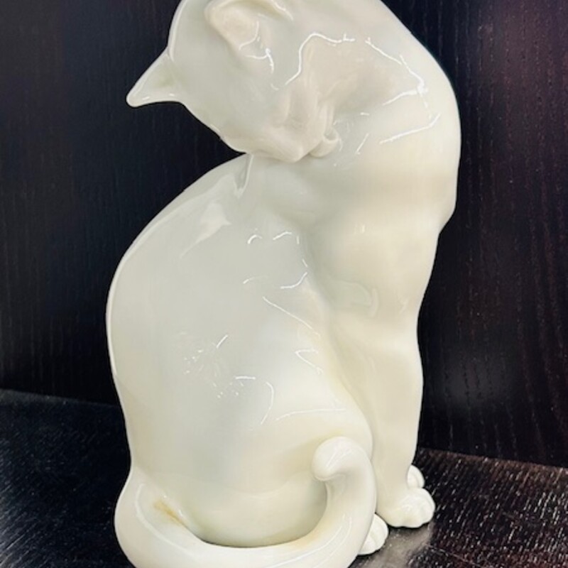 Austrian Licking Cat Figu