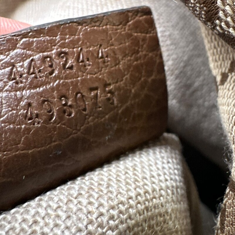 Gucci Charlotte Hobo GG Monogram<br />
<br />
Code 449244 43075<br />
<br />
Dimensions: W 15.5 in , H 12 in<br />
<br />
In very good condition. Light corner wear and scratching on the zipper.<br />
<br />
Does not come with the original dust bag or box.