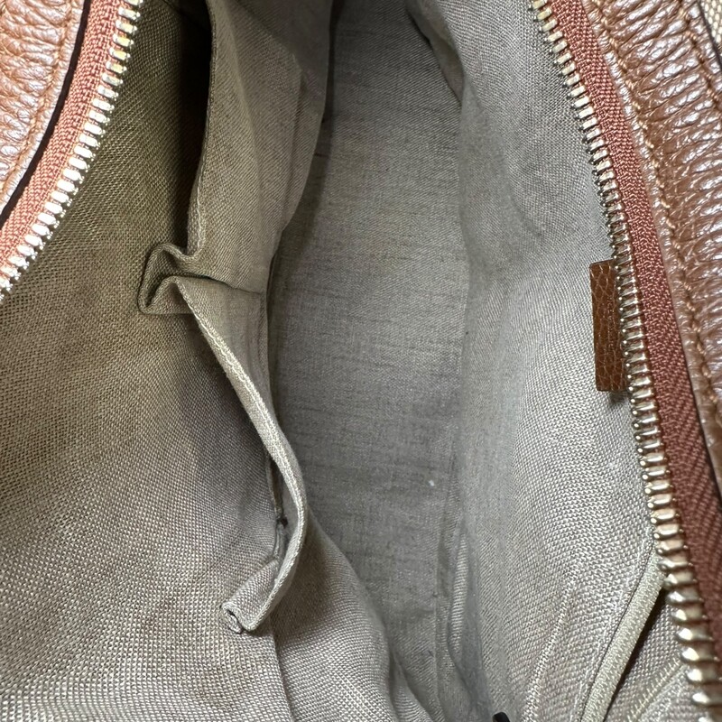 Gucci Charlotte Hobo GG Monogram<br />
<br />
Code 449244 43075<br />
<br />
Dimensions: W 15.5 in , H 12 in<br />
<br />
In very good condition. Light corner wear and scratching on the zipper.<br />
<br />
Does not come with the original dust bag or box.